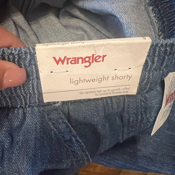 WRANGLER LIGHTWEIGHT SHORTY DENIM SHORTS SMALL NWT - Picture 3 of 3